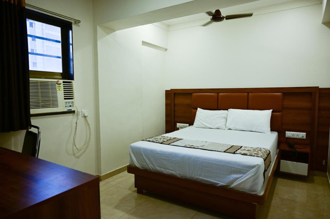 Hotel Diamora Residency ธาเน ภายนอก รูปภาพ