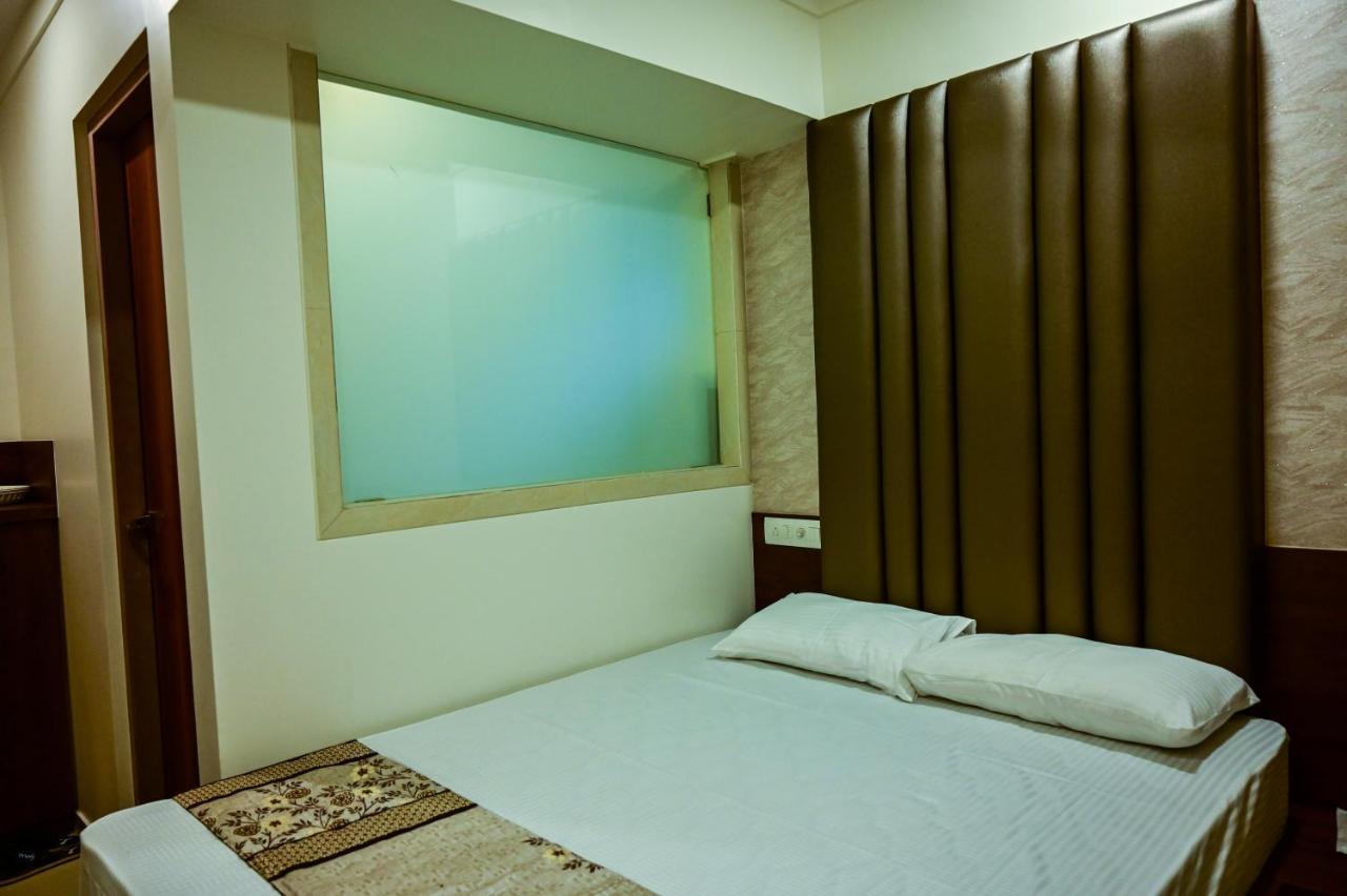 Hotel Diamora Residency ธาเน ภายนอก รูปภาพ